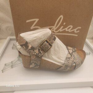 Zodiac "Mabel" Leather Wedge Sandals. NIB. Size 8.5